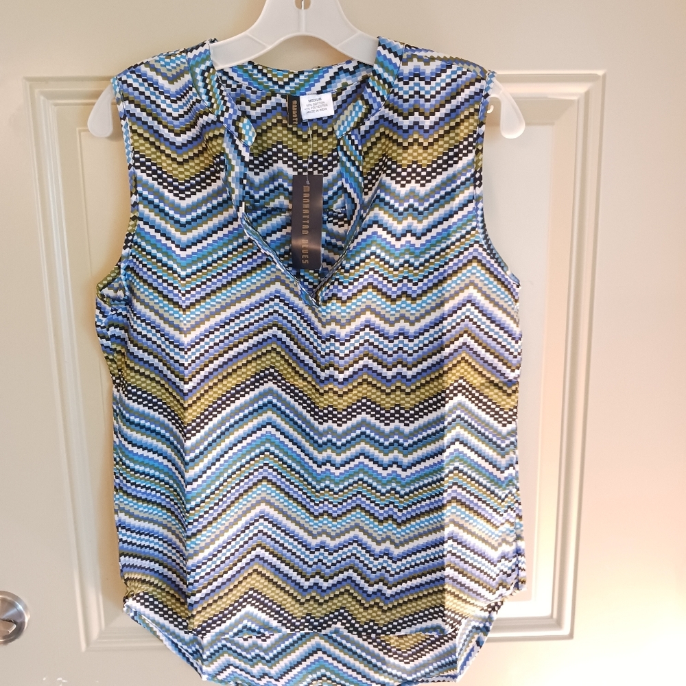 Manhattan Blues New with tags size medium sheer flowy geometric pattern shirt